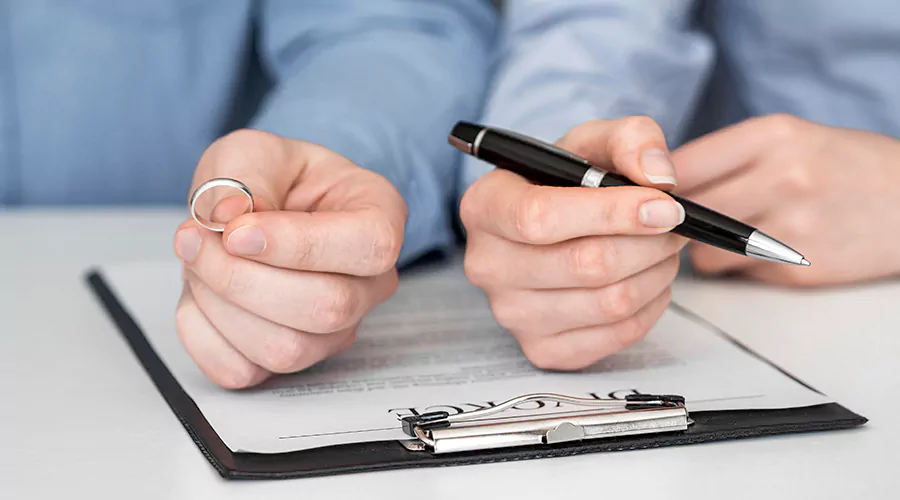 Top 5 Frequently asked question about name change after divorce I need detail answer